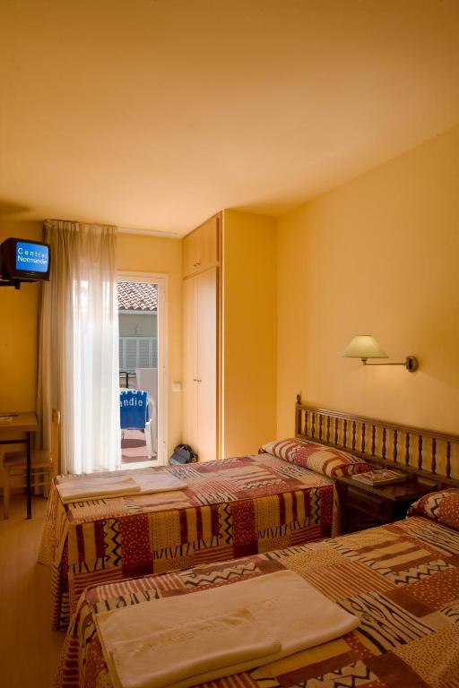 Hotel Central Normandie Ситжес Стая снимка